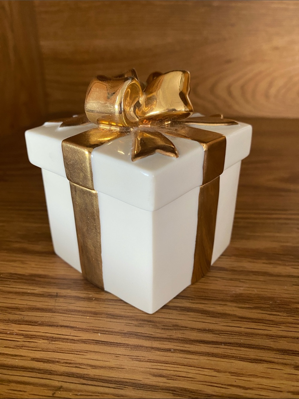 LENOX Gold Keepsake Box with Gold Ribbon